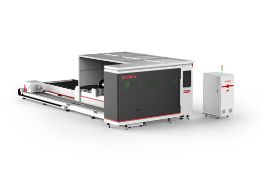 Macchina per il taglio laser di lamiere e tubi con tavolo di scambio a copertura totale